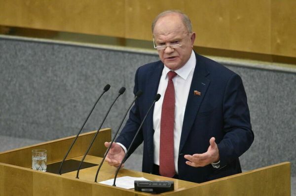 Лидер КПРФ Зюганов провел первое после выздоровления совещание Лидер КПРФ Зюганов провел первое после выздоровления совещание