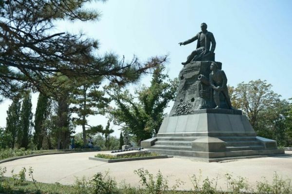 По заветам адмирала Корнилова: 450 тысяч миль в год проходят корабли Черноморского флота 