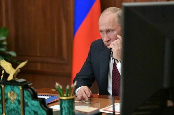 Путин обсудил с президентом Ирана ситуацию на Украине Путин обсудил с президентом Ирана ситуацию на Украине