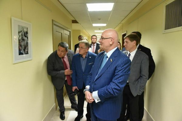 В Совфеде открылась выставка работ фотографа «Парламентской газеты» Юрия Инякина В Совфеде открылась выставка работ фотографа «Парламентской газеты» Юрия Инякина