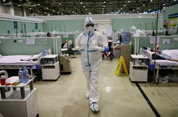 Число заболевших коронавирусом в РФ за сутки достигло максимума с 13 апреля Число заболевших коронавирусом в РФ за сутки достигло максимума с 13 апреля