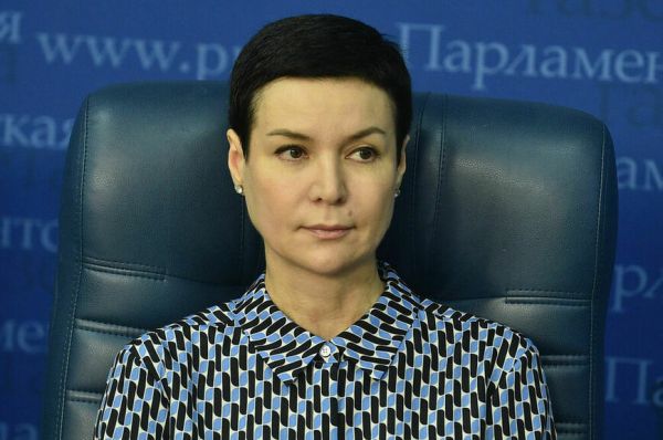 За границу пустят и без гербового свидетельства