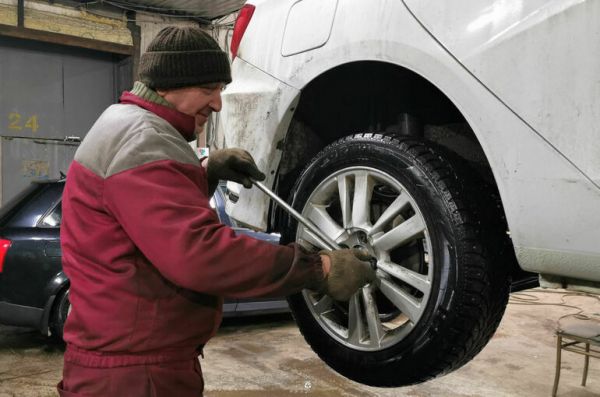 Выплаты по ОСАГО будут рассчитывать с учетом цен аналоговых запчастей Выплаты по ОСАГО будут рассчитывать с учетом цен аналоговых запчастей