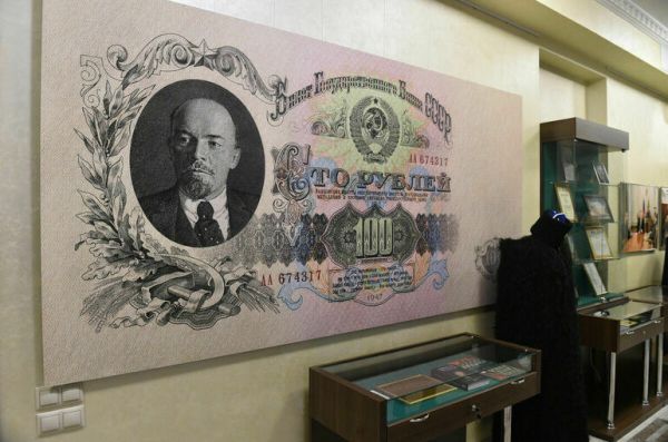 Выплаты по советским вкладам заморозят до 2026 года Выплаты по советским вкладам заморозят до 2026 года