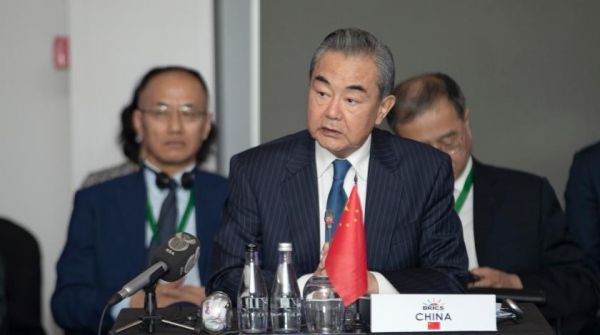 Появились подробности внезапной отставки главы МИД Китая Появились подробности внезапной отставки главы МИД Китая