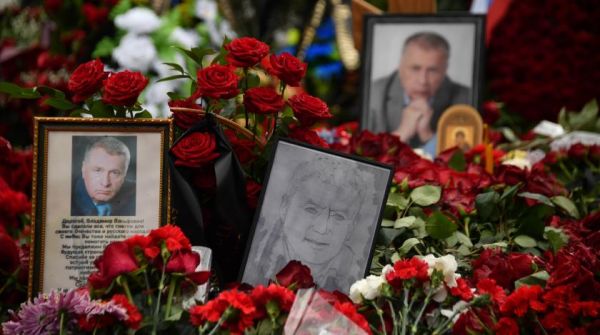 Тайное пророчество: всплыла неизвестная записка Жириновского Тайное пророчество: всплыла неизвестная записка Жириновского