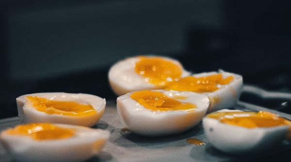 Россиянам объяснили причину невероятного подорожания яиц Россиянам объяснили причину невероятного подорожания яиц