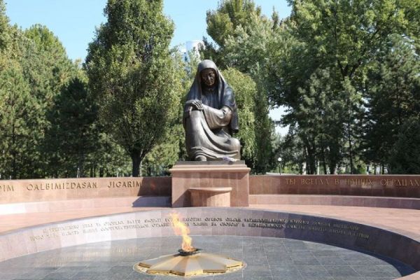 Лаврова возмутило отсутствие надписи на русском на мемориале в Узбекистане
