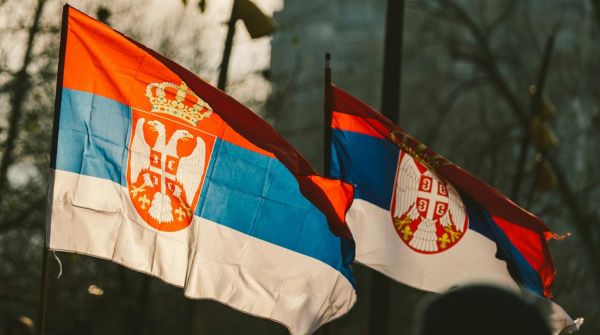 Премьер Сербии пообещал не присоединяться к санкциям против РФ