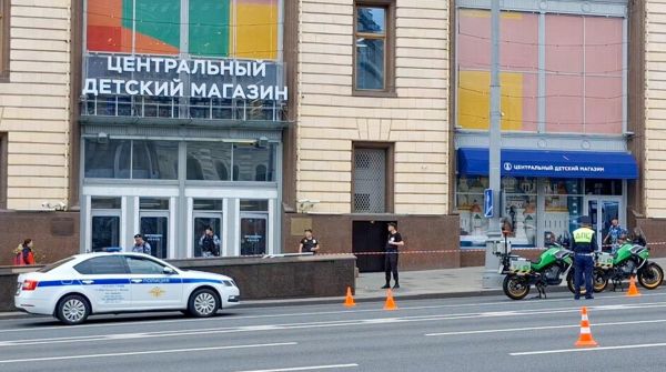 На месте ЧП в "Детском мире" работают все оперативные службы – Собянин На месте ЧП в "Детском мире" работают все оперативные службы – Собянин