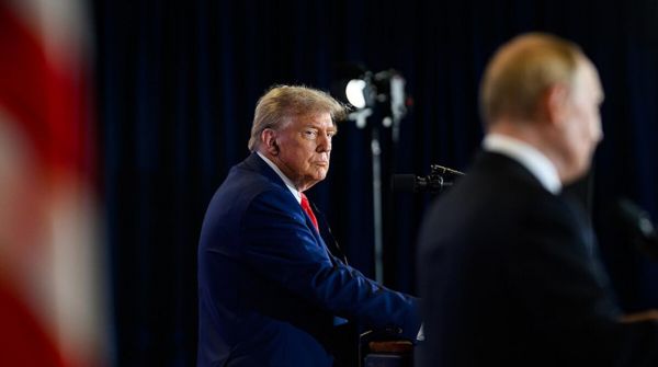 Трамп предупредил Россию об "очень мощных санкциях" Трамп предупредил Россию об "очень мощных санкциях"