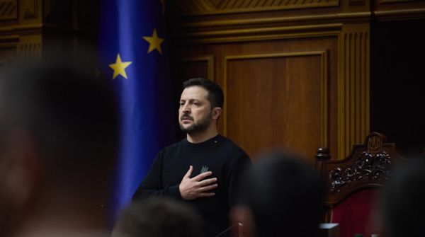 Зеленский потребовал постоянной помощи у Запада на фоне массированного удара РФ Зеленский потребовал постоянной помощи у Запада на фоне массированного удара РФ