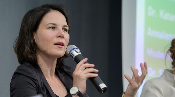 Бербок запретила Киеву соглашаться на территориальные уступки Бербок запретила Киеву соглашаться на территориальные уступки