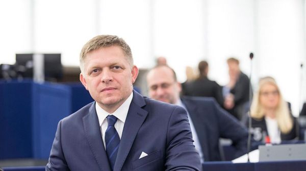 Премьер Словакии Фицо сравнил Украину с черной дырой, поглощающей деньги