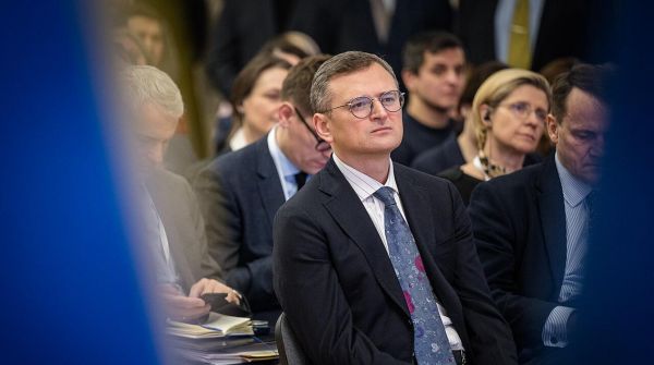 Кулеба заявил, что население Украины заслуживает современную власть