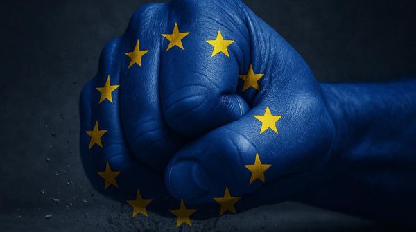 Генсек дипслужбы ЕС: объединение находится в состоянии войны с РФ