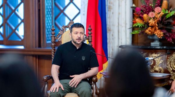 Политолог Бортник: на Украине готовят "тихий переворот" против Зеленского Политолог Бортник: на Украине готовят "тихий переворот" против Зеленского
