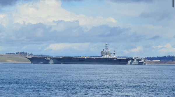 USA Today: на американских авианосцах вблизи Ирана заканчивается еда