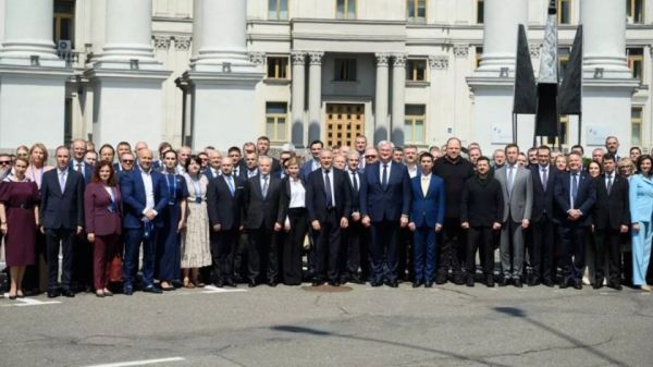 В Киеве нашли новое подтверждение напряженности между Зеленским и Залужным