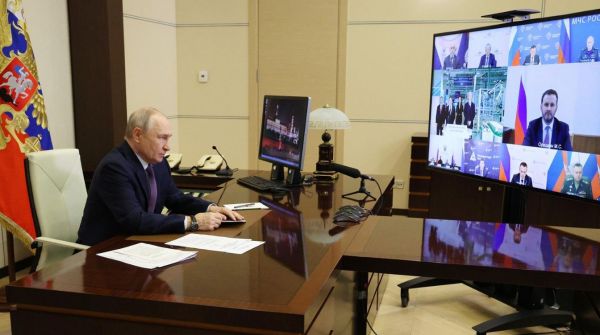 Собянин доложил Путину о запуске в Москве гигафабрики тяговых аккумуляторов Собянин доложил Путину о запуске в Москве гигафабрики тяговых аккумуляторов